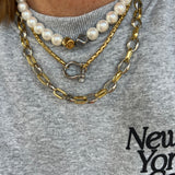 Pair a dice necklace